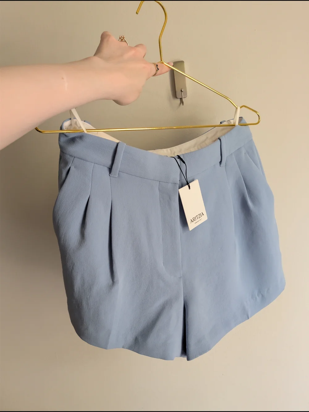 Aritzia Effortless Light Ripple Blue Pleated High-Waist Mini Crepette Shorts - Picture 7 of 7